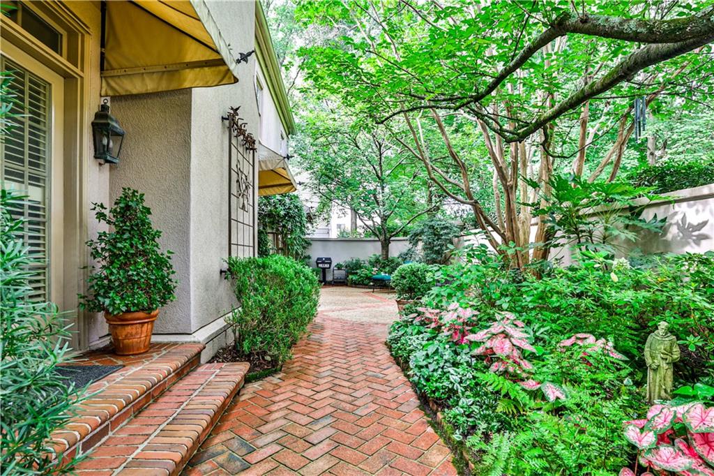 2525 Peachtree Road NE Unit 26