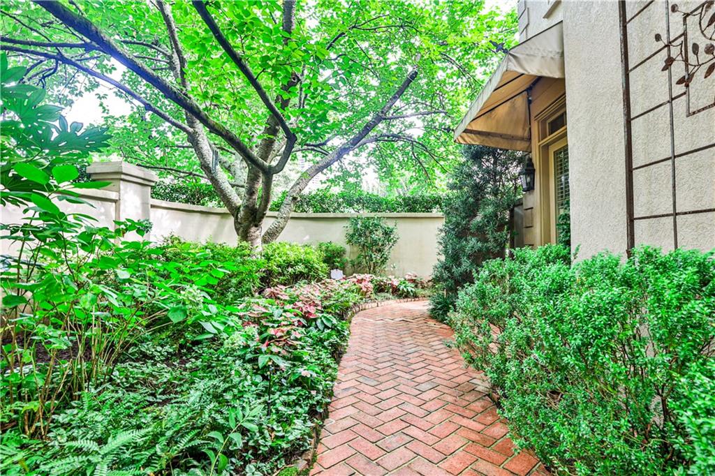 2525 Peachtree Road NE Unit 26