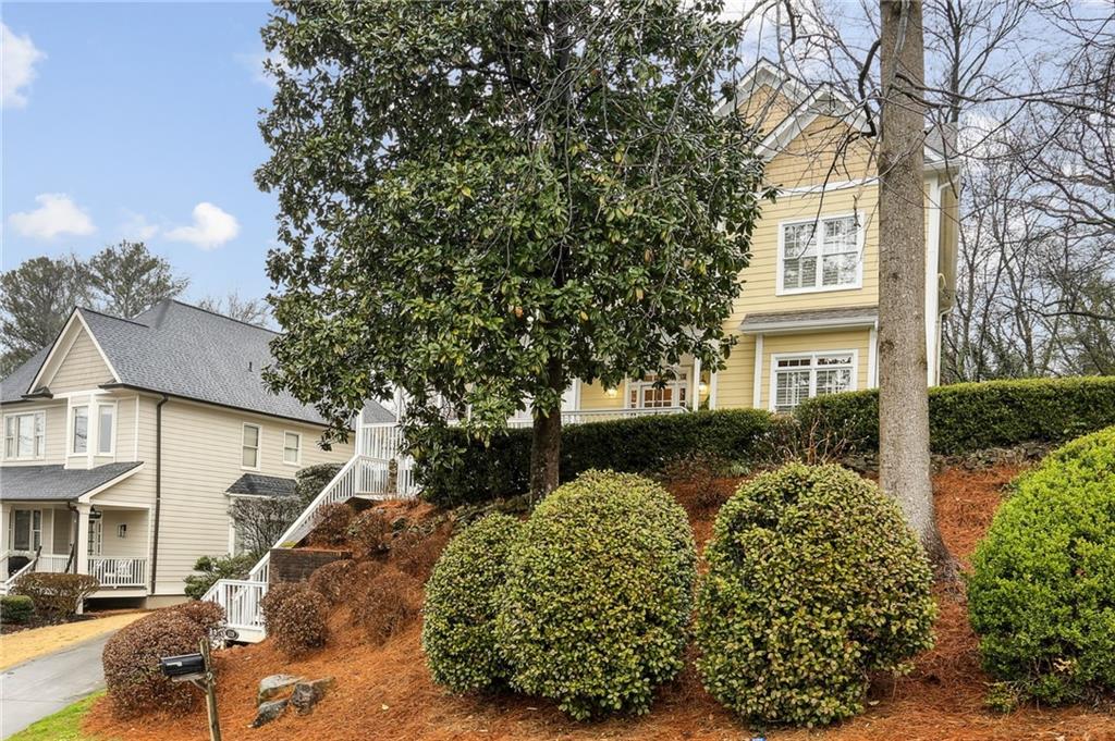 1119 Davis Circle NW