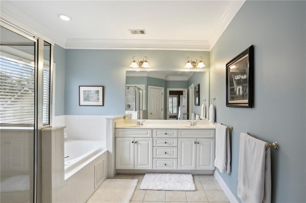 1119 Davis Circle NW