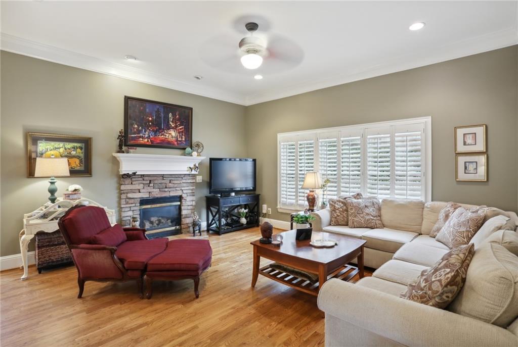 1119 Davis Circle NW