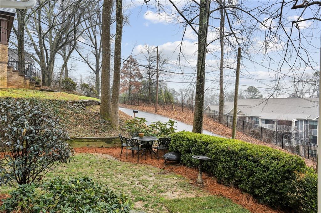 1119 Davis Circle NW