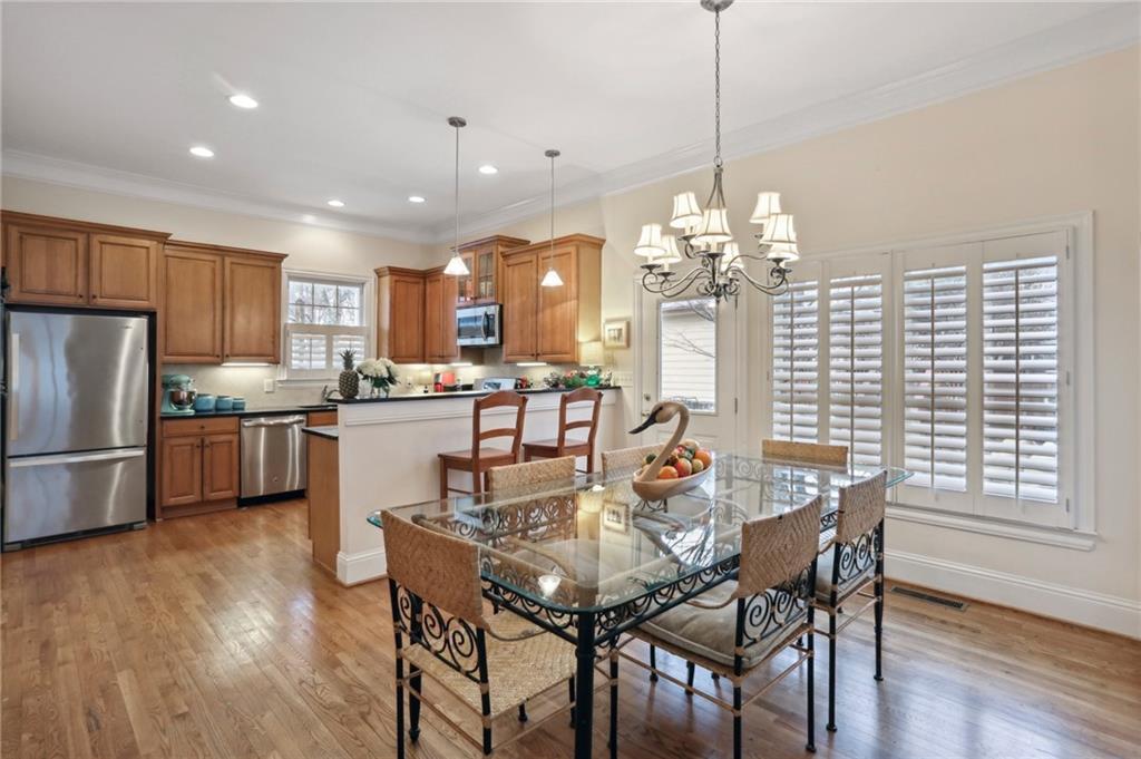 1119 Davis Circle NW