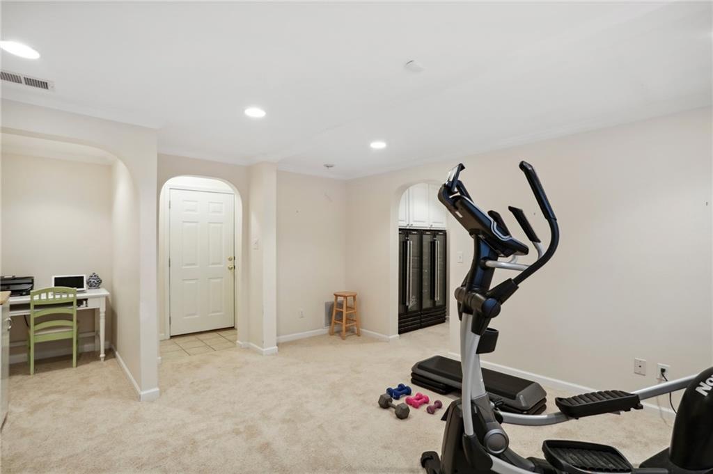 1119 Davis Circle NW