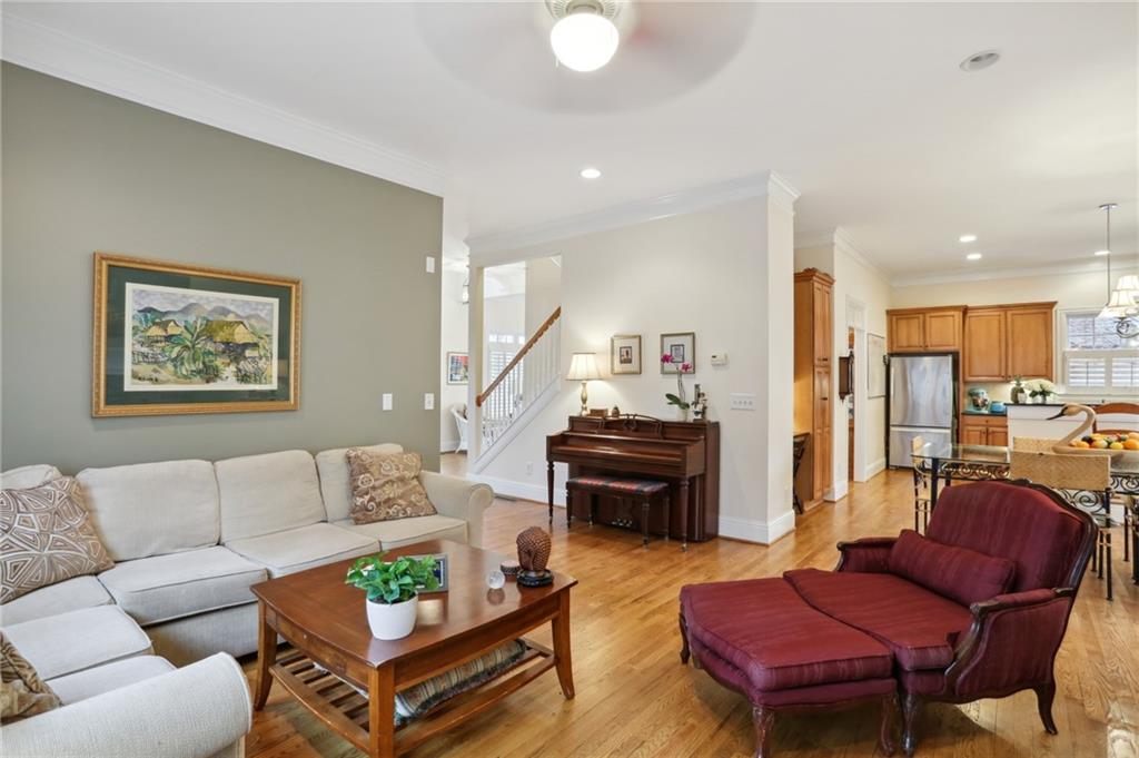 1119 Davis Circle NW