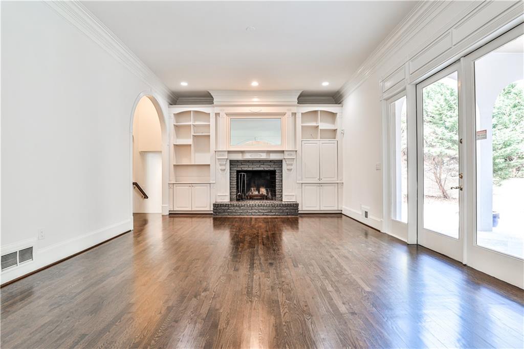 135 W Paces Ferry Road NW