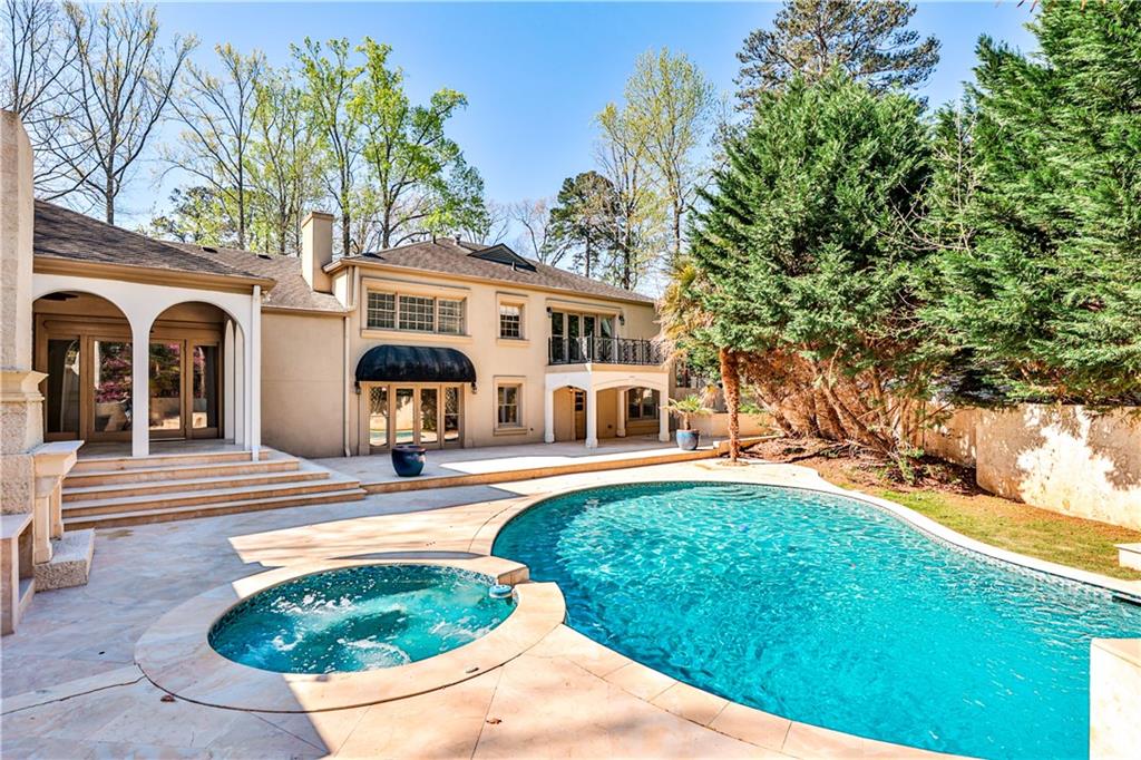 135 W Paces Ferry Road NW