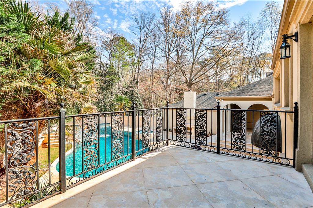 135 W Paces Ferry Road NW