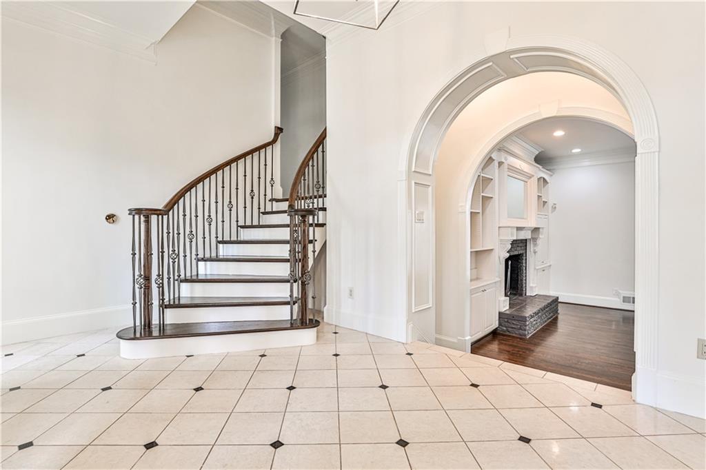 135 W Paces Ferry Road NW
