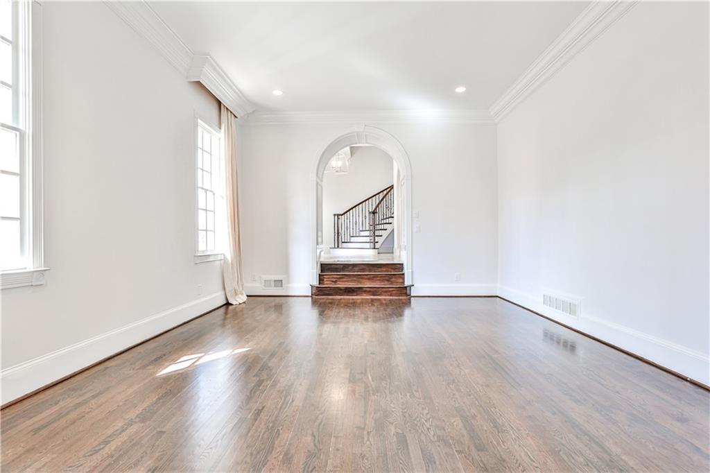 135 W Paces Ferry Road NW