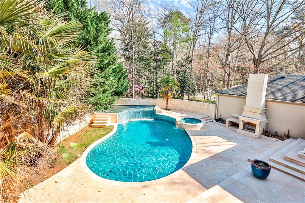135 W Paces Ferry Road NW