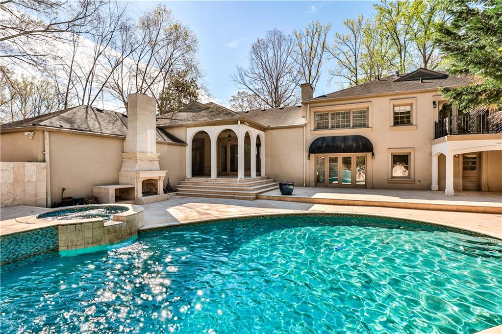 135 W Paces Ferry Road NW