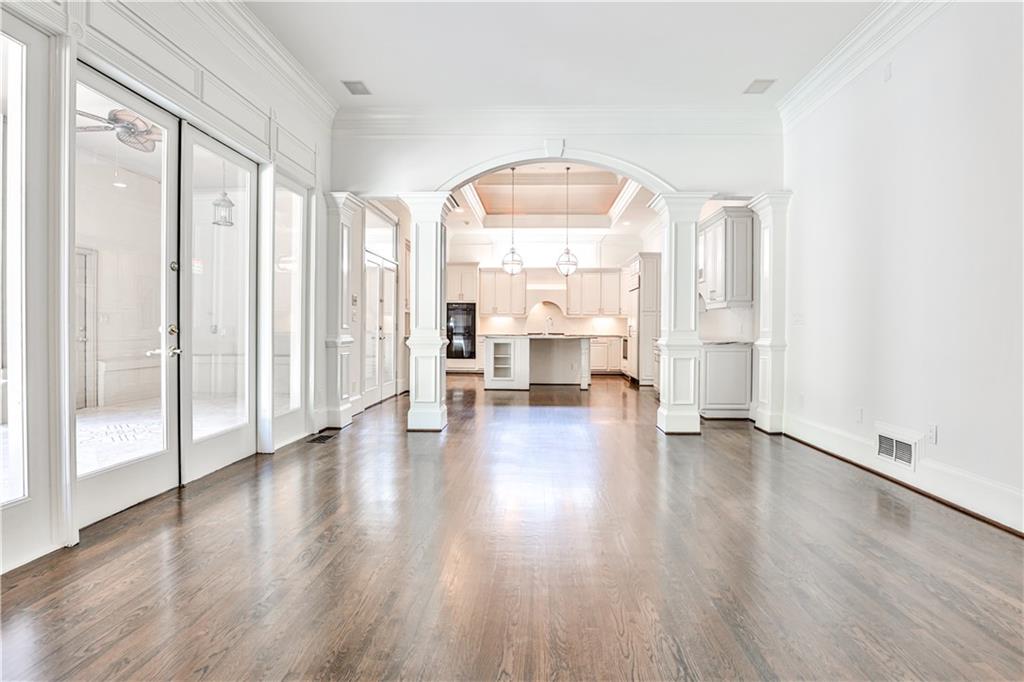 135 W Paces Ferry Road NW