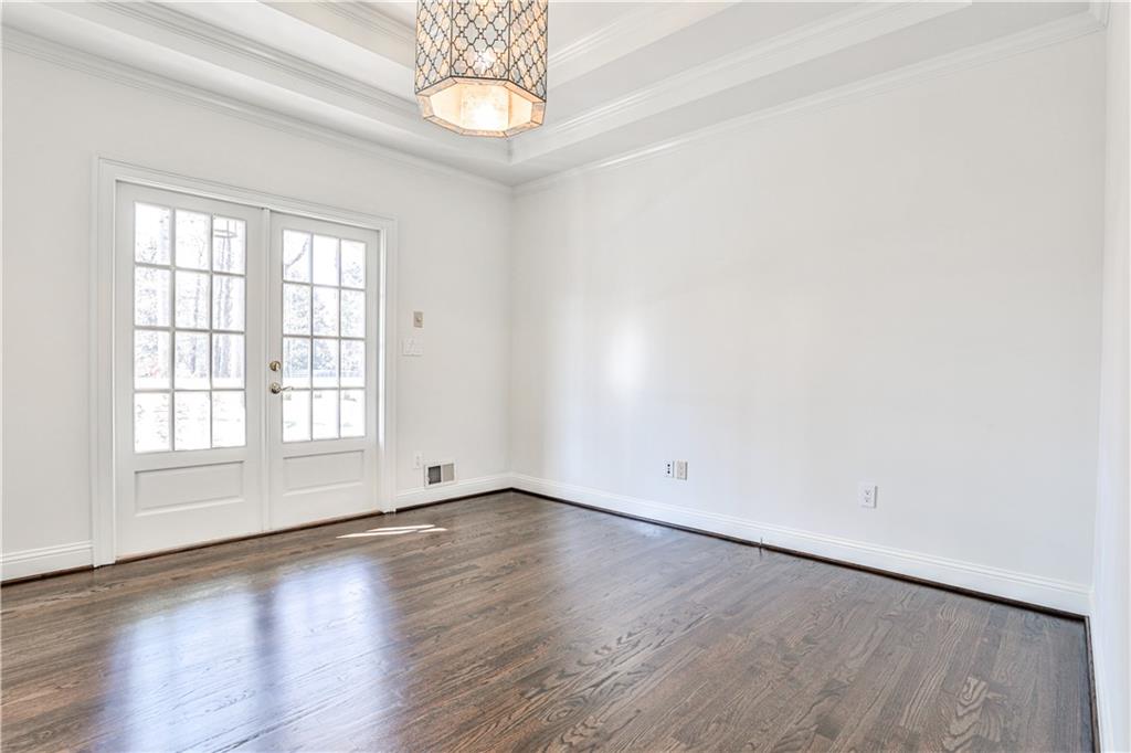 135 W Paces Ferry Road NW