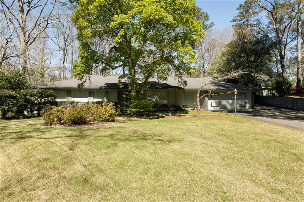 2407 SHERBROOKE Drive NE