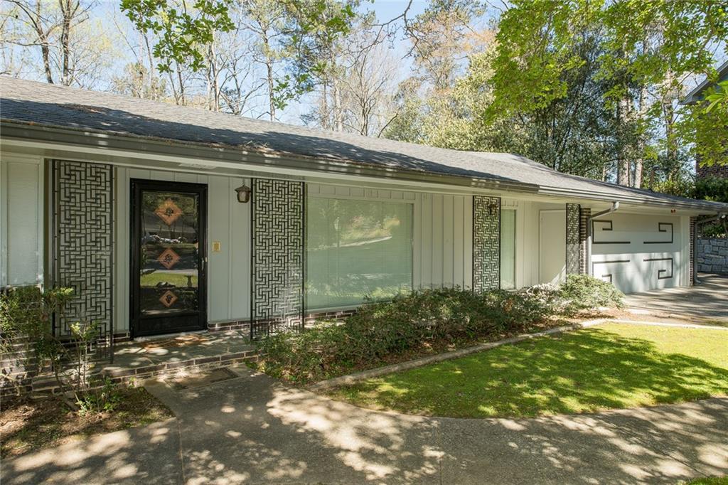 2407 SHERBROOKE Drive NE