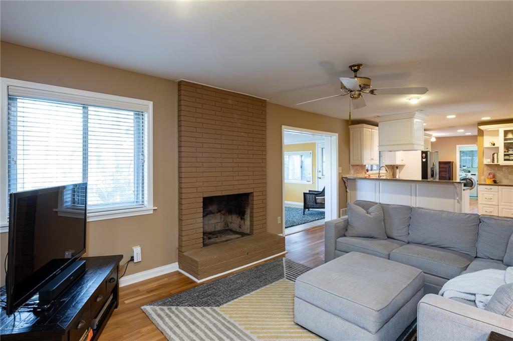 2407 SHERBROOKE Drive NE