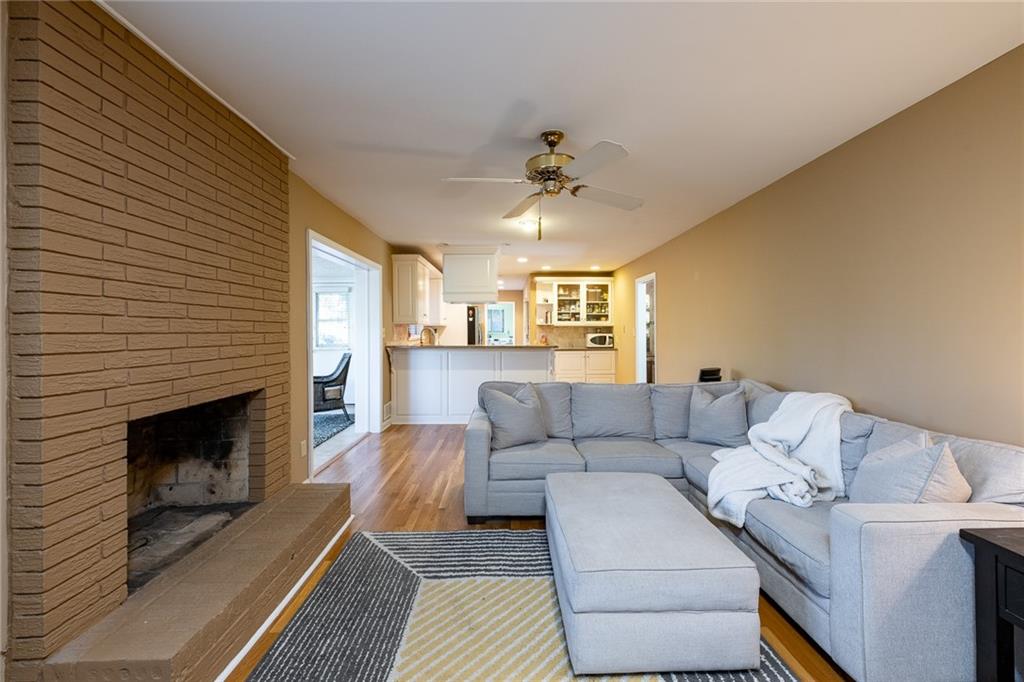 2407 SHERBROOKE Drive NE