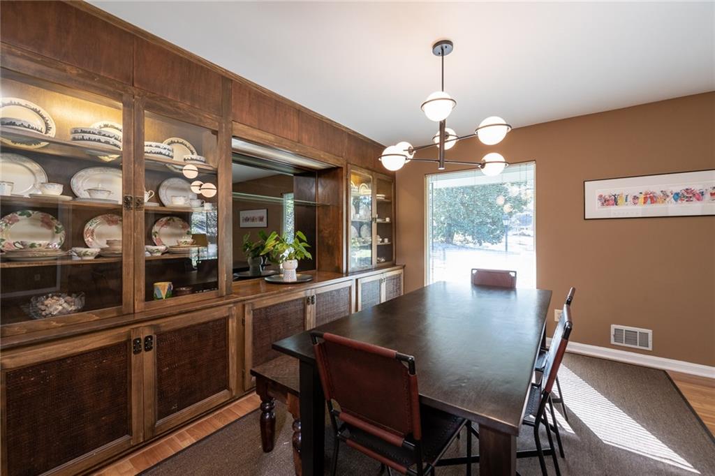 2407 SHERBROOKE Drive NE