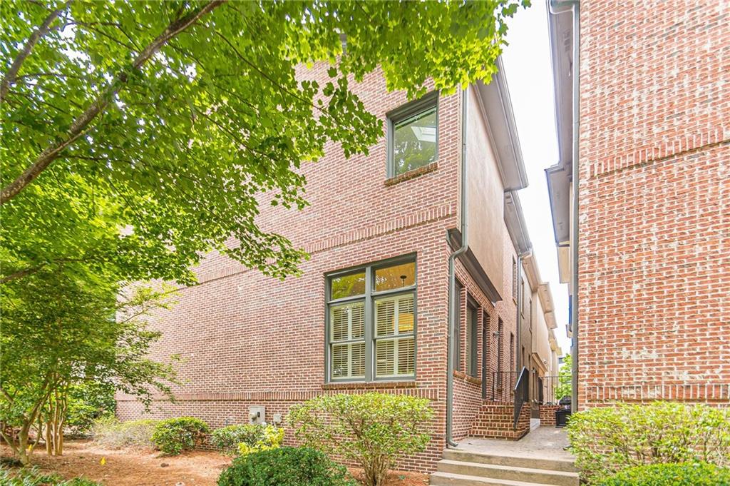 1483 Village Park Court NE