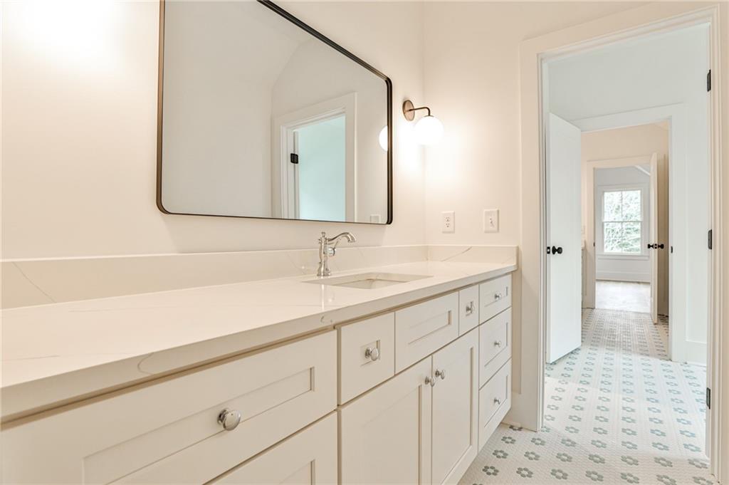 1155 Pine Ridge Road NE