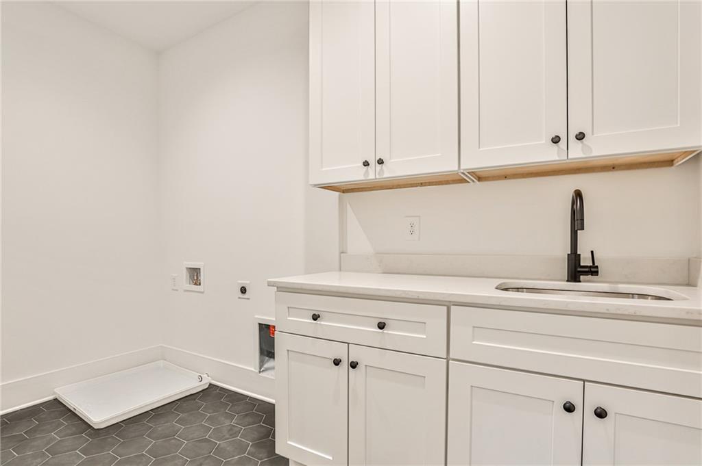 1155 Pine Ridge Road NE