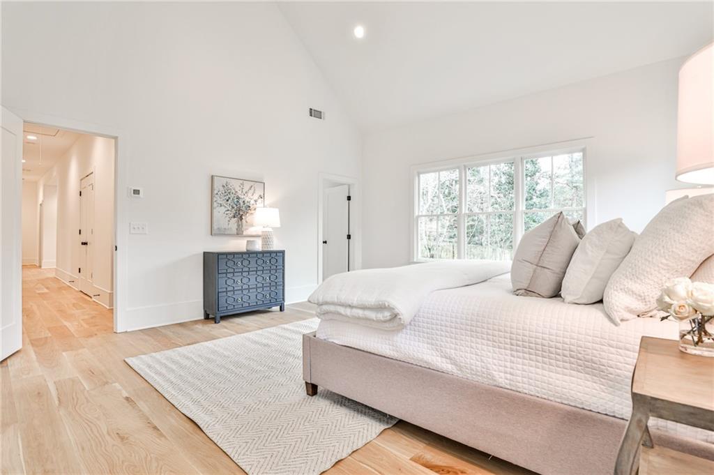 1155 Pine Ridge Road NE