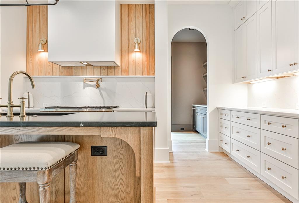 1155 Pine Ridge Road NE