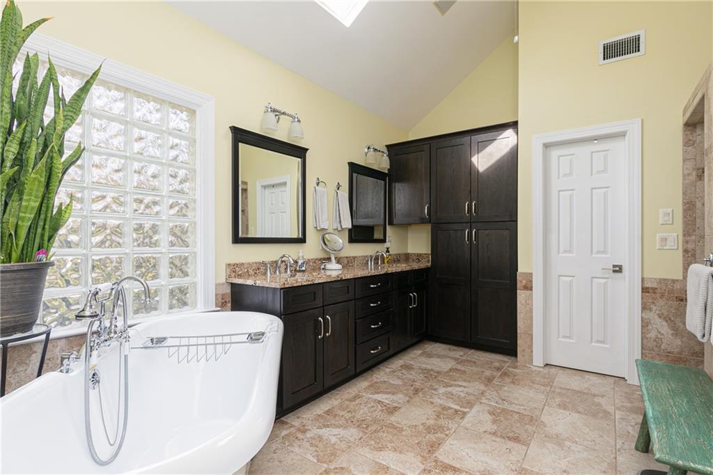 3276 Winthrop Circle