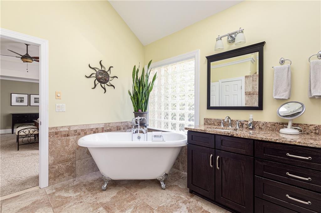 3276 Winthrop Circle