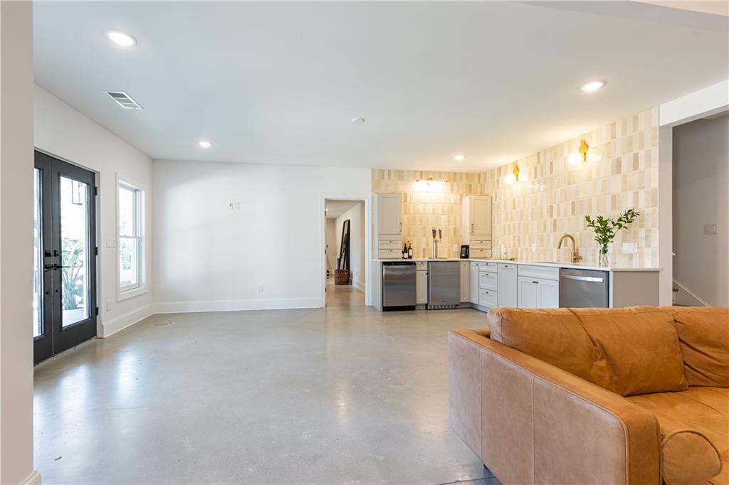 3921 O'Bryant Circle SE