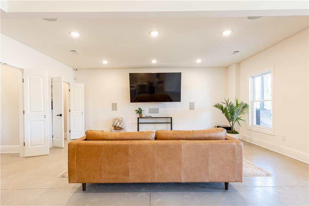 3921 O'Bryant Circle SE