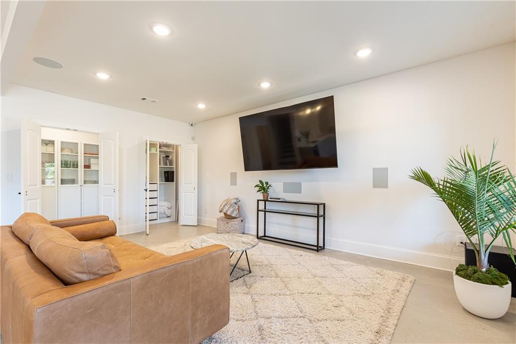 3921 O'Bryant Circle SE