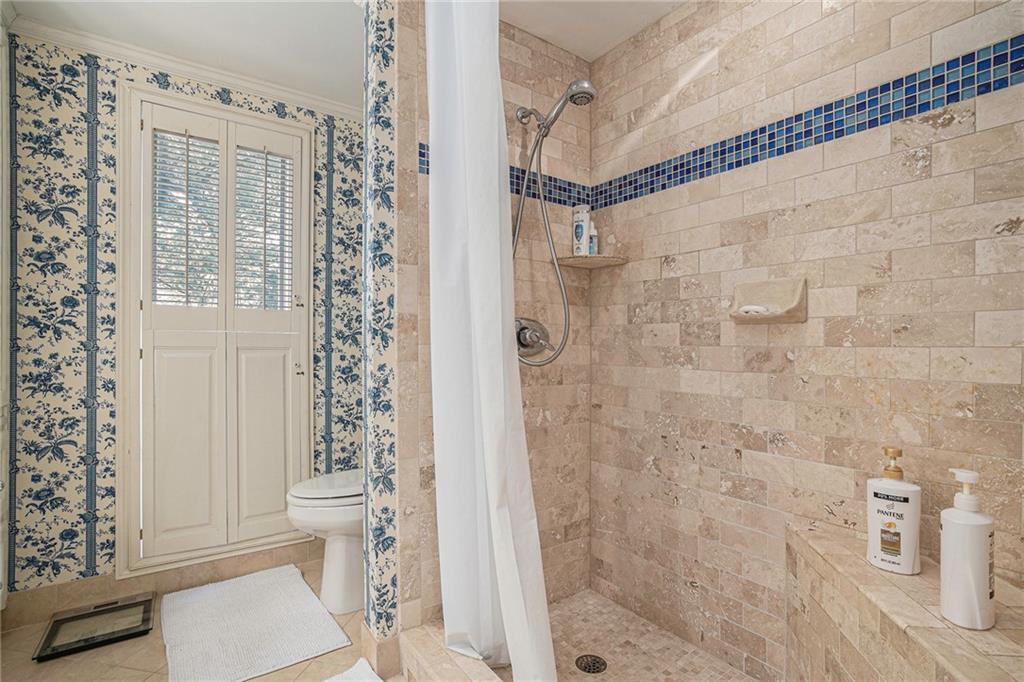 2765 Peachtree Road NE Unit 6