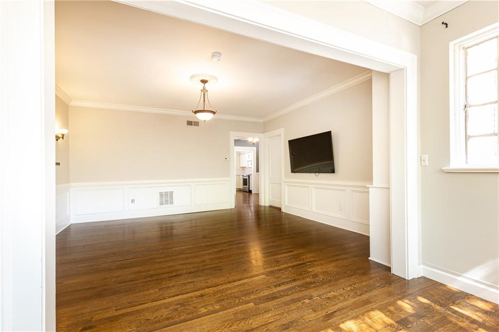1898 Wycliff Unit 9 Road NW