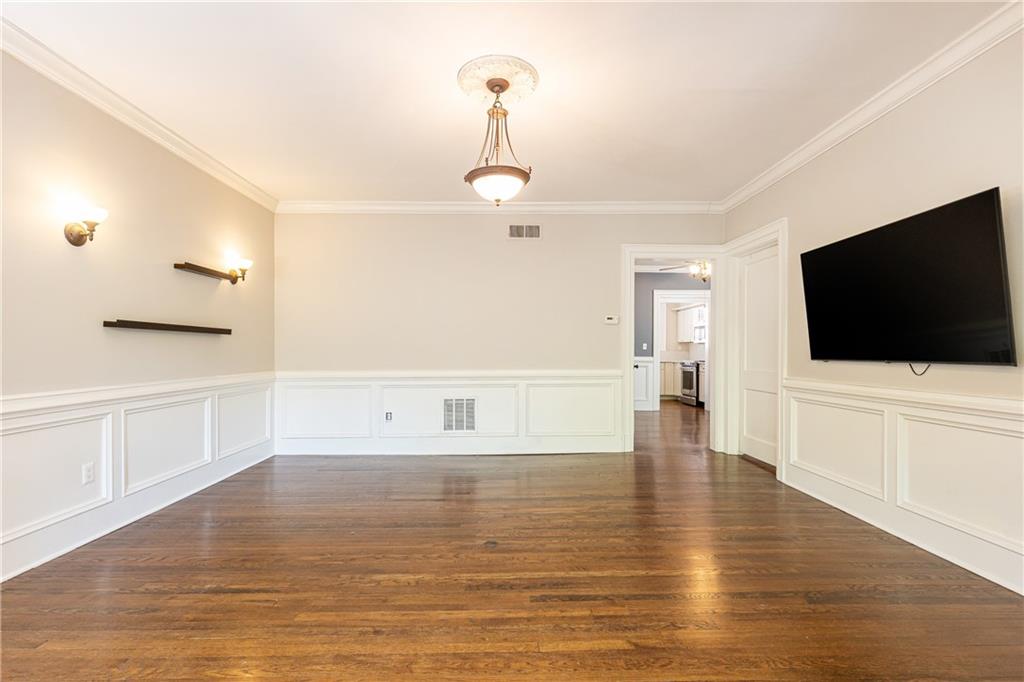 1898 Wycliff Unit 9 Road NW