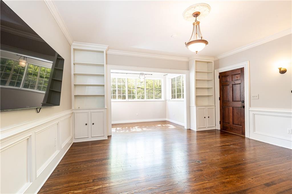 1898 Wycliff Unit 9 Road NW