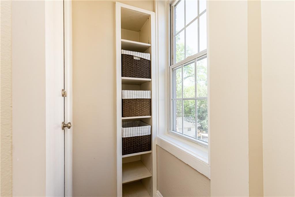 1898 Wycliff Unit 9 Road NW