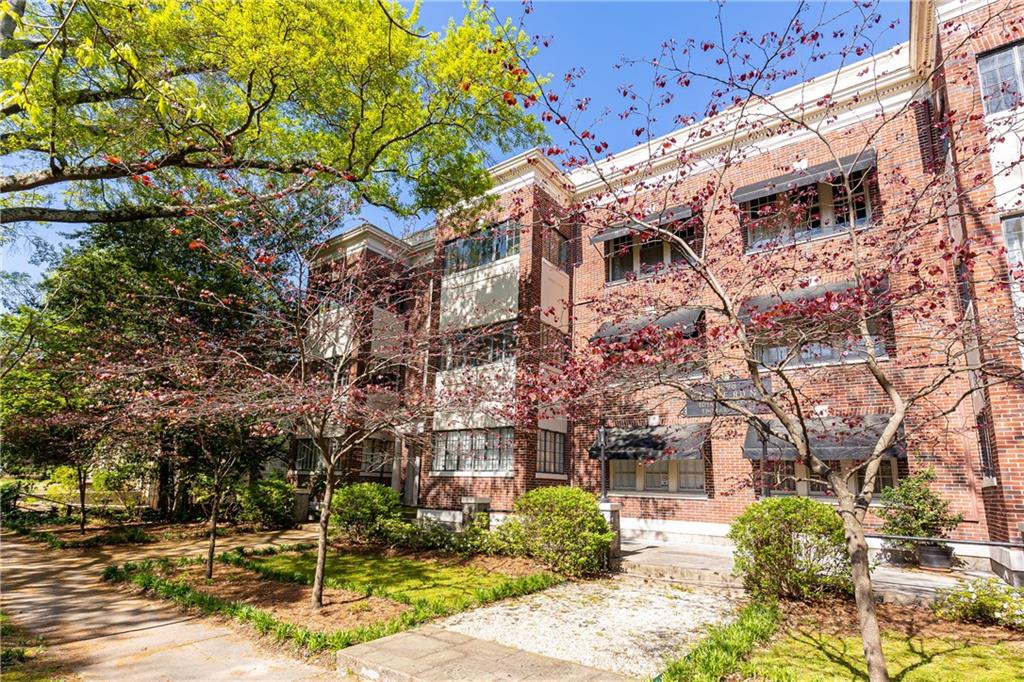 1898 Wycliff Unit 9 Road NW
