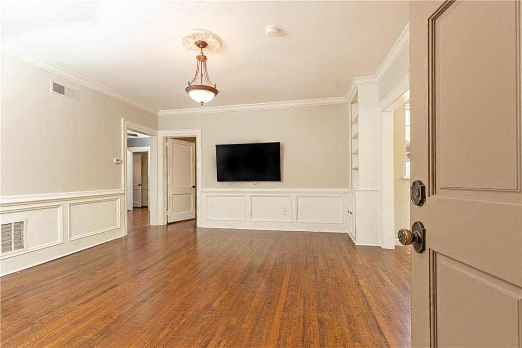 1898 Wycliff Unit 9 Road NW