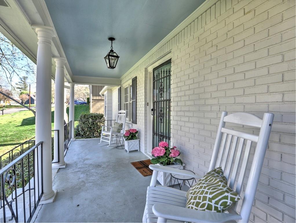 534 Charing Cross Drive