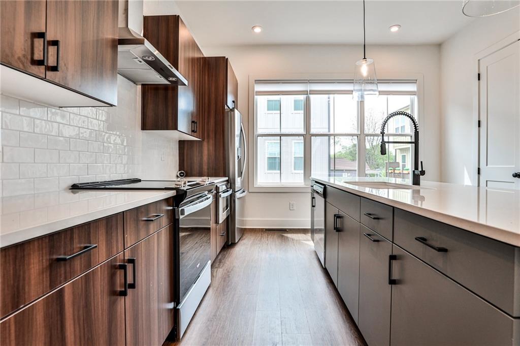 59 Adore Court SE