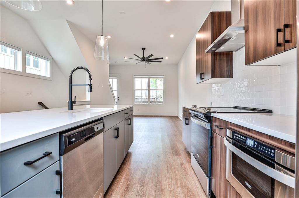 59 Adore Court SE