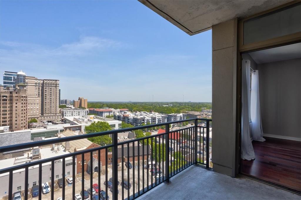 565 Peachtree Street NE Unit 1309