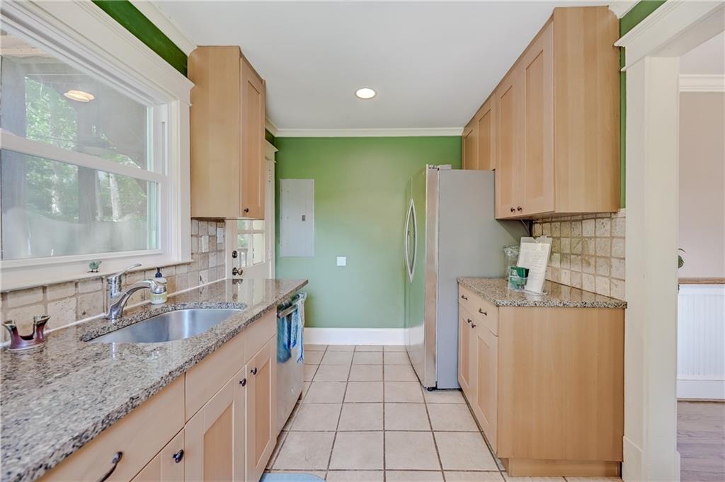 2328 Desmond Drive