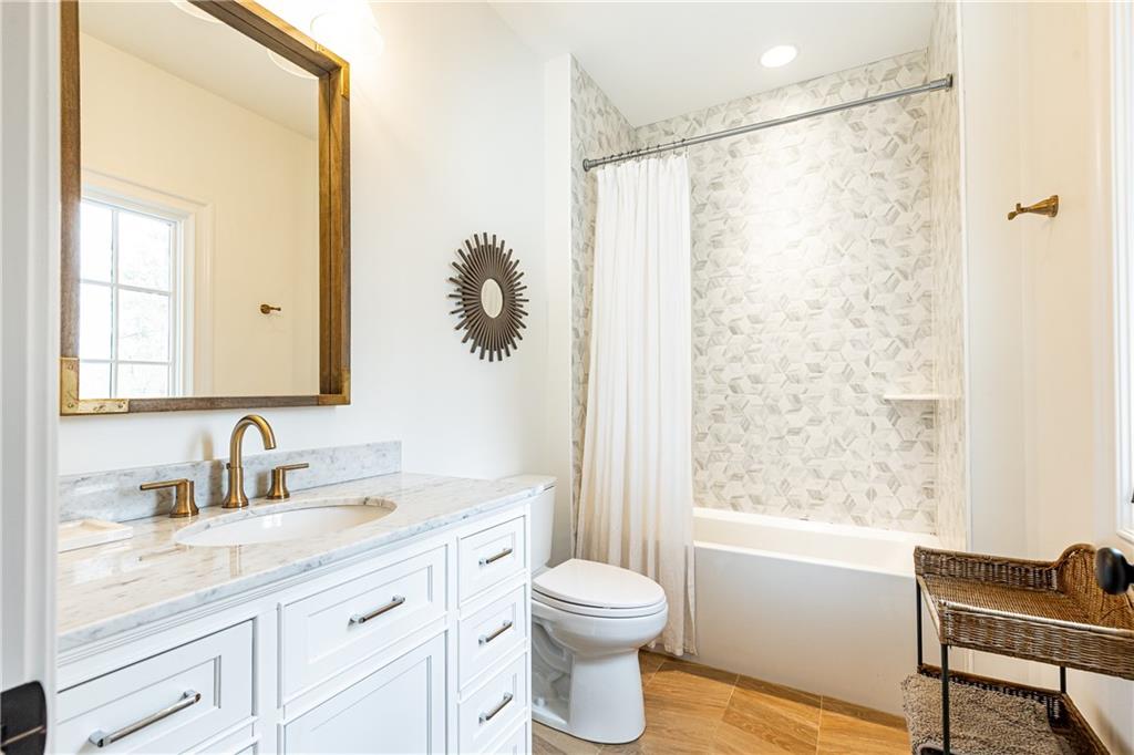 111 Tuxedo Terrace NW