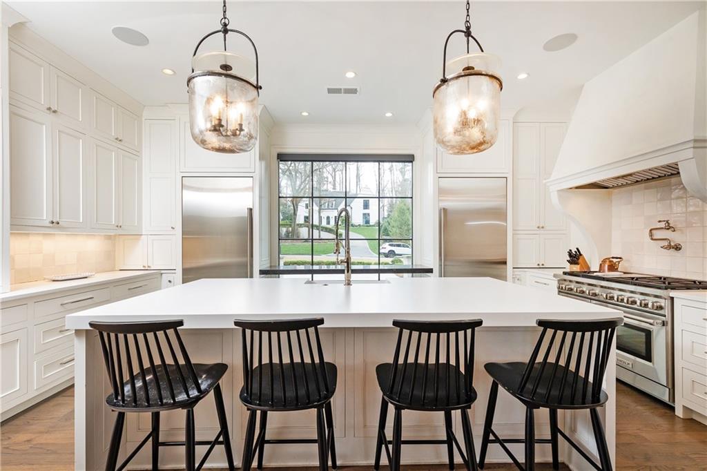 111 Tuxedo Terrace NW