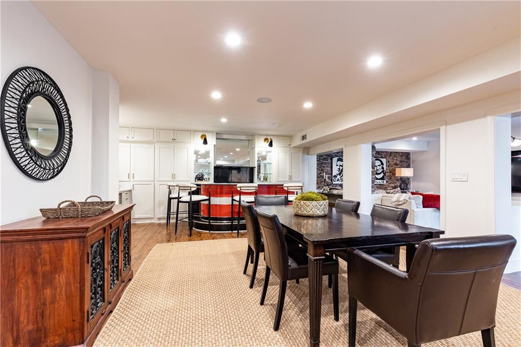 111 Tuxedo Terrace NW