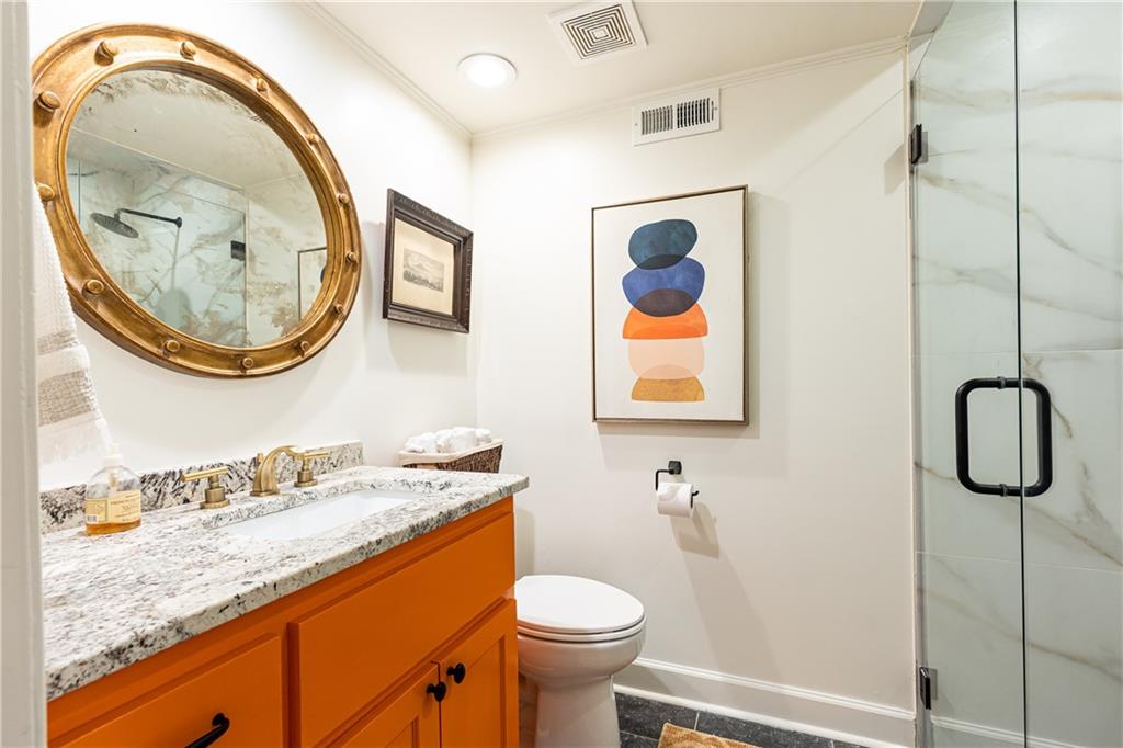 111 Tuxedo Terrace NW