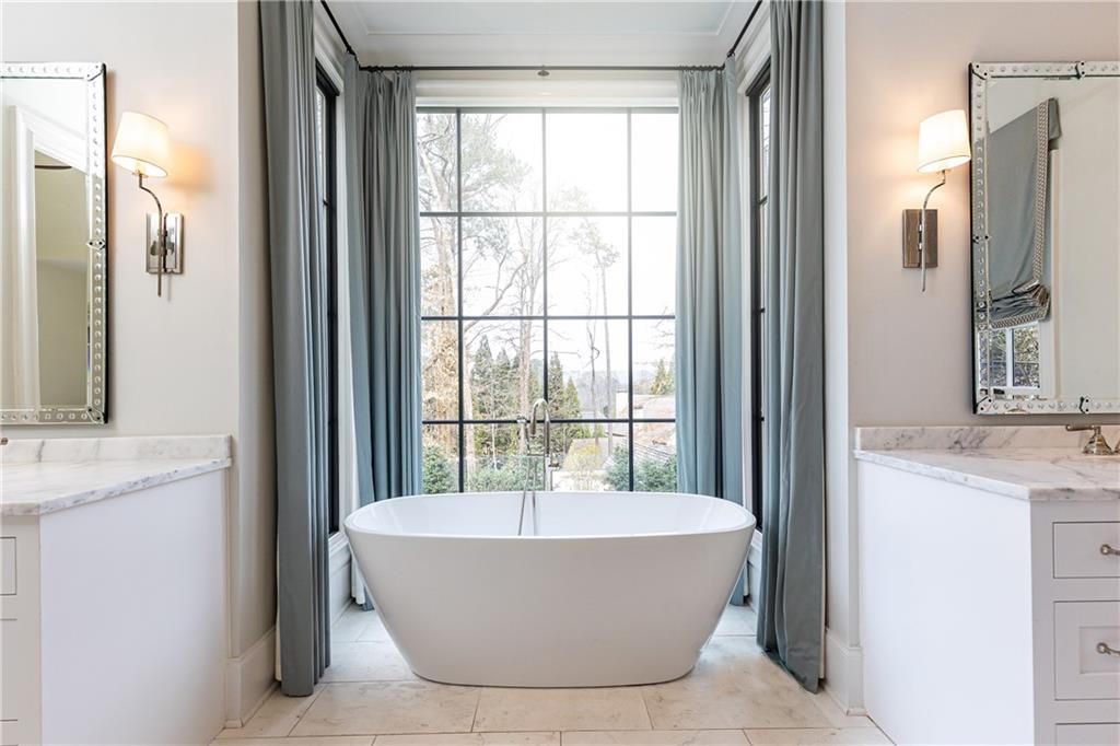 111 Tuxedo Terrace NW